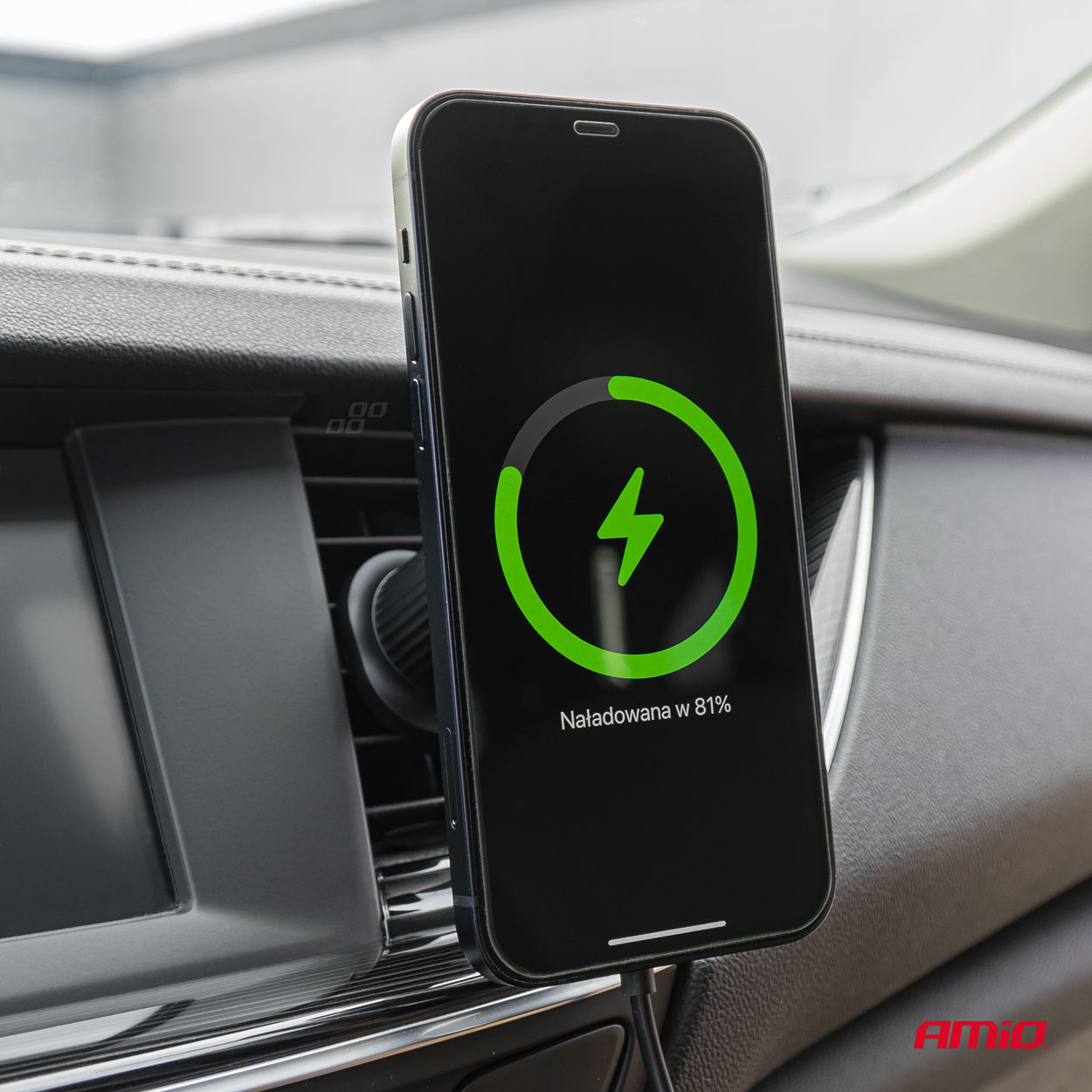 Uchwyt samochodowy na telefon do kratki i na kokpit z szybką ładowarką indukcyjną Qi2 15 W — ujęcie 12