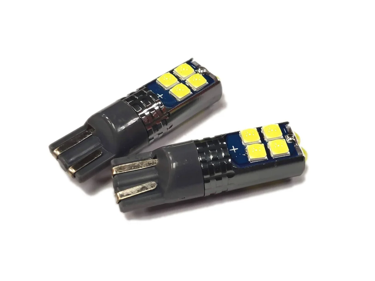 Żarówka W5W T10 12V 10xLED SMD 3030 CANBUS biała AMIO (2szt.) — ujęcie 4