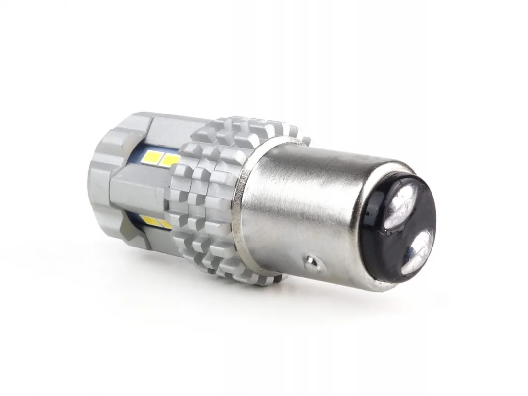 Żarówka BAY15D 12V/24V 12x3020 SMD UltraBright LED CANBUS biała AMIO (2szt.) — ujęcie 6
