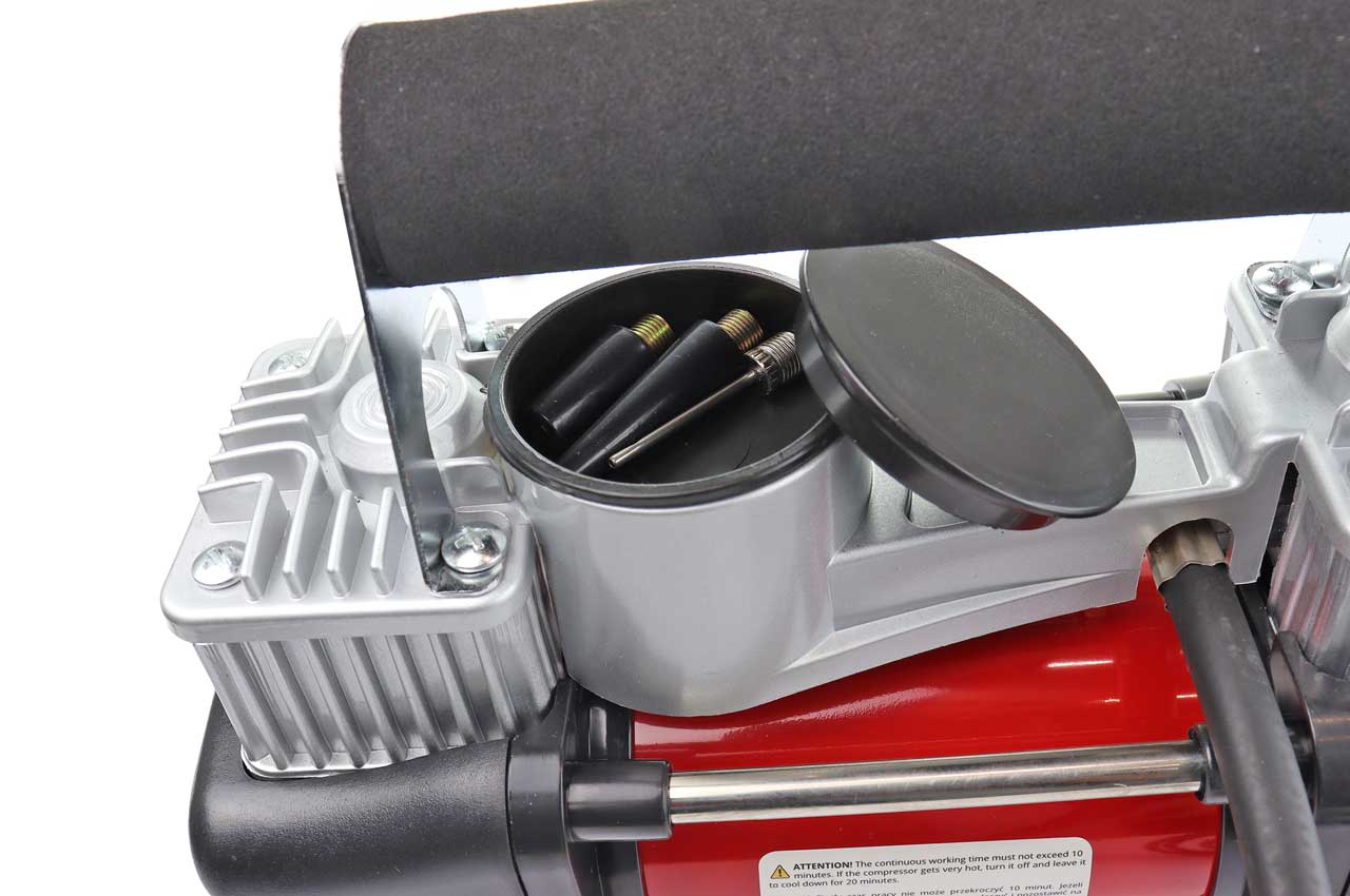 Kompresor samochodowy ACOMP-4 metalowy 12 V dwutłokowy — ujęcie 2
