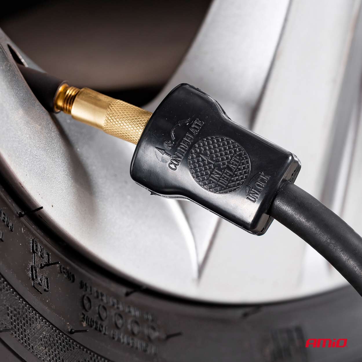 Kompresor samochodowy ACOMP-4 metalowy 12 V dwutłokowy — ujęcie 10