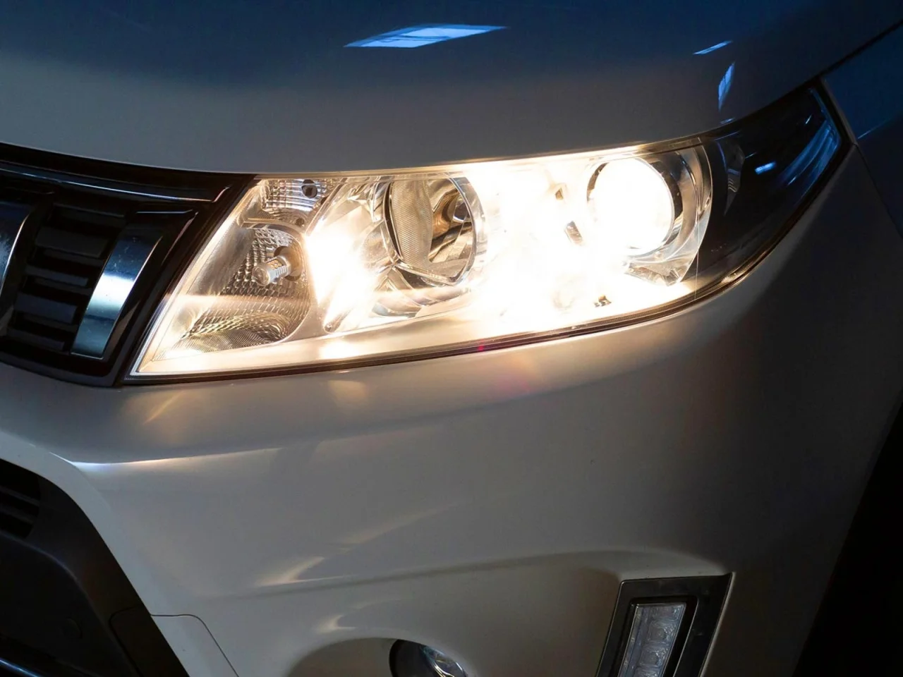 Żarówka HB4 9006 12V 51W Amio (1szt.) — ujęcie 7