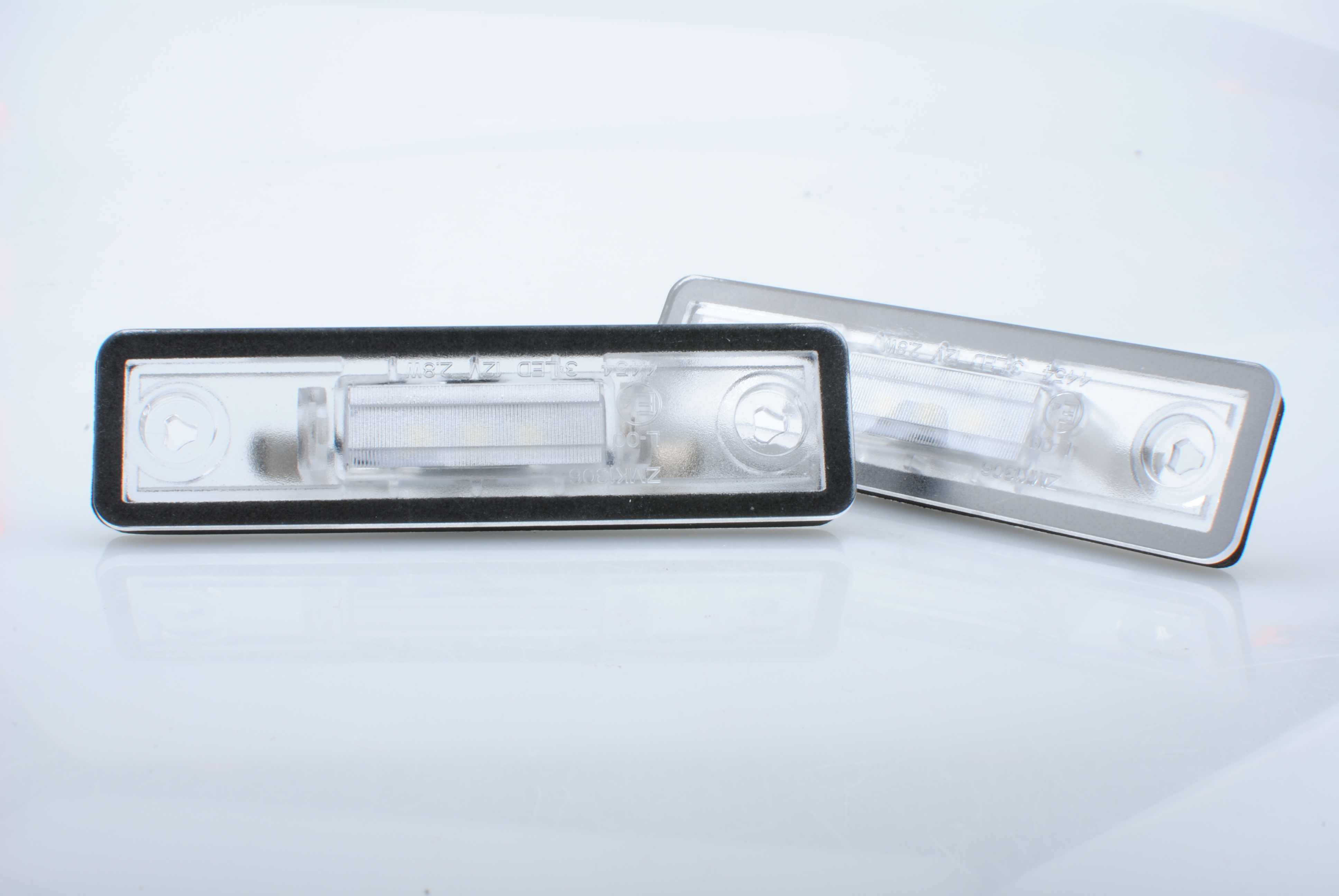 Oświetlenietablicy rejestracyjnej Astra 91-/LED/2S M-Tech CLP018 — ujęcie 4