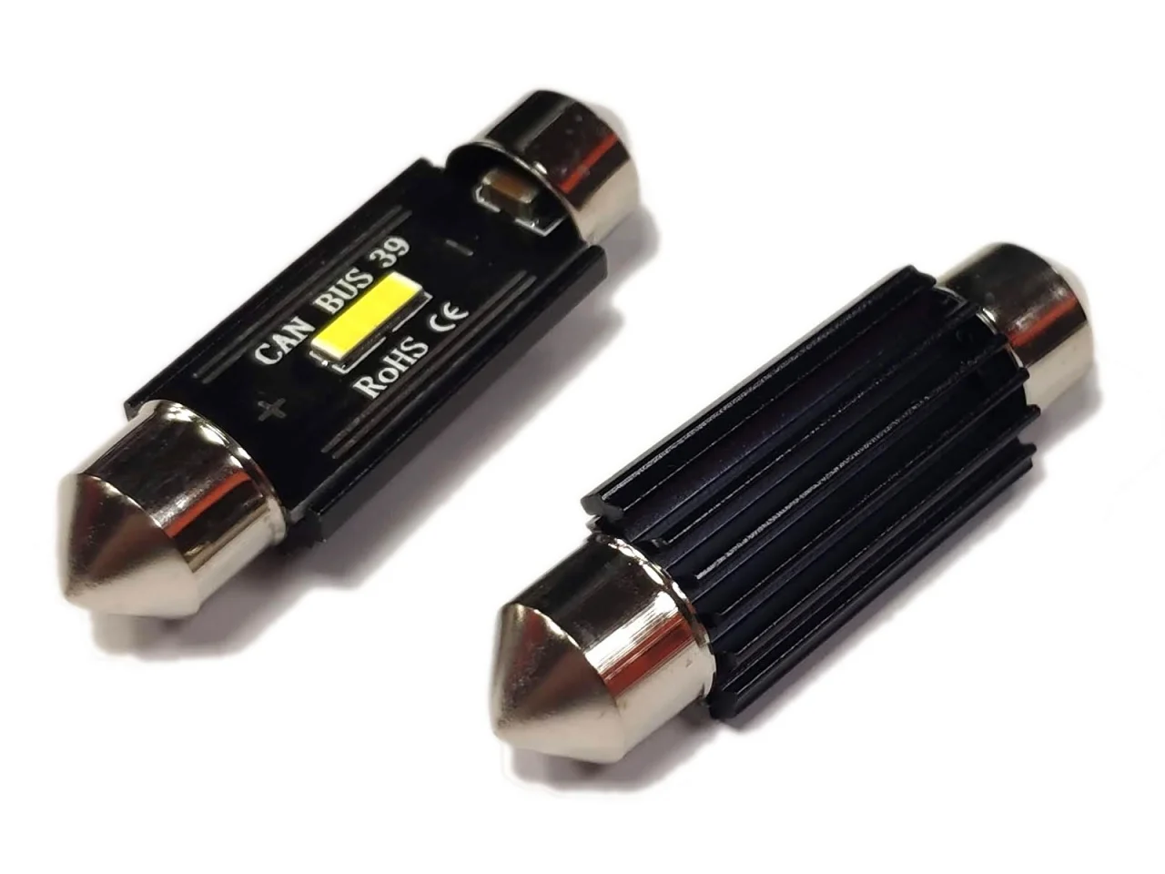 Żarówka rurkowa SV8.5 12V/24V 39mm SMD UltraBright 1860 Festoon CANBUS bipolarna biała AMIO (2szt.) — ujęcie 2