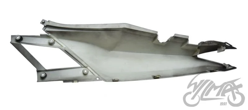 Plastik pod siedzenie prawy CPI gtx 50/125 — ujęcie 3