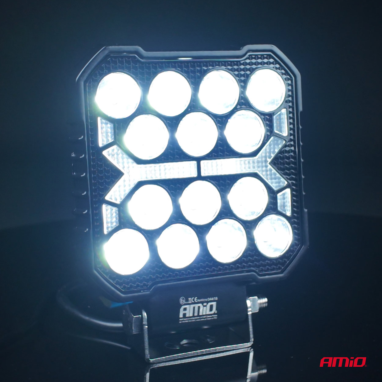 Lampa robocza LED szperacz AWL74 42 W 4200LM 12 V 24 V — ujęcie 4