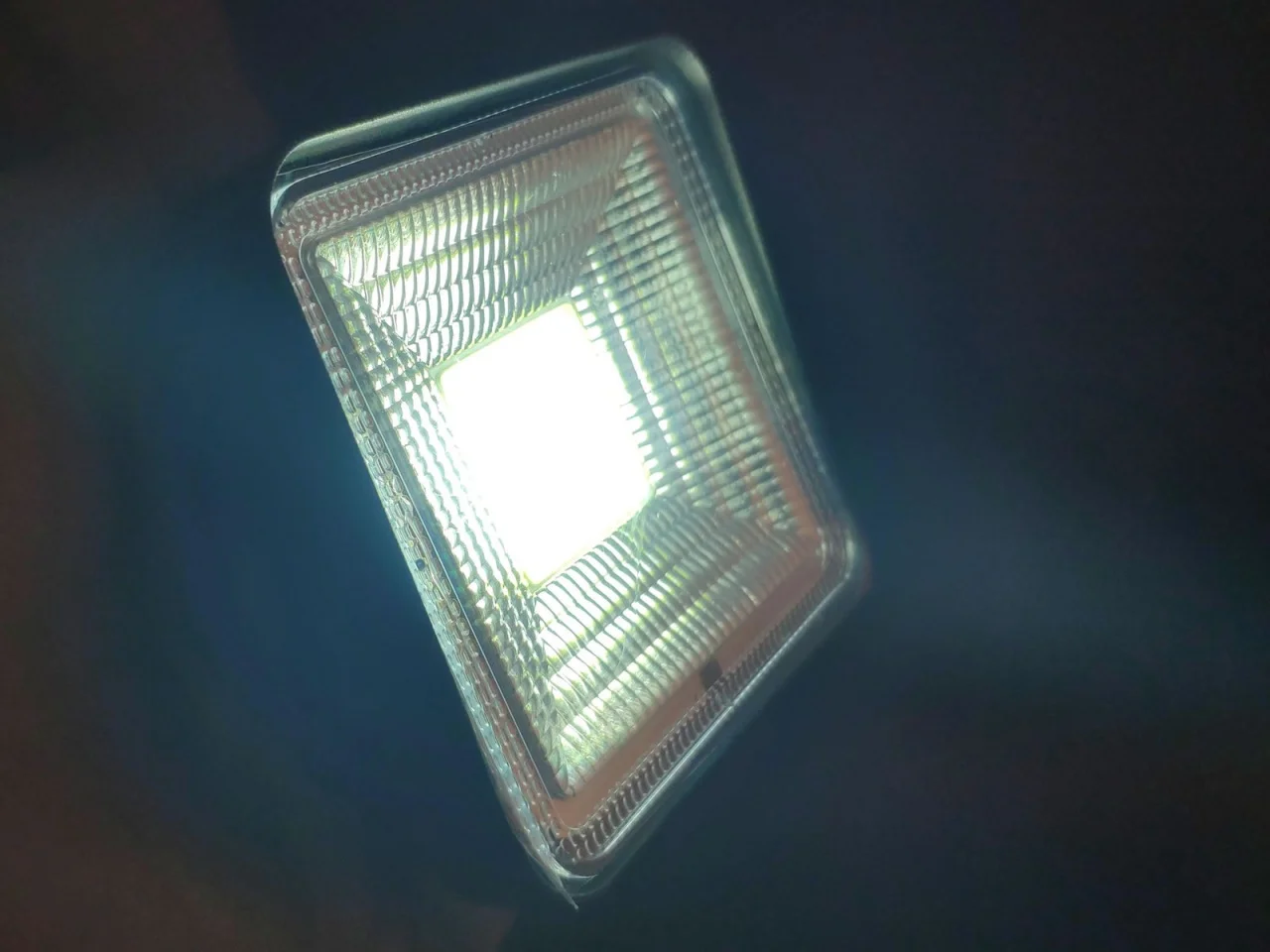Halogen / Lampa robocza / Serwisowa 12/24V COB LED 2080 lm — ujęcie 2