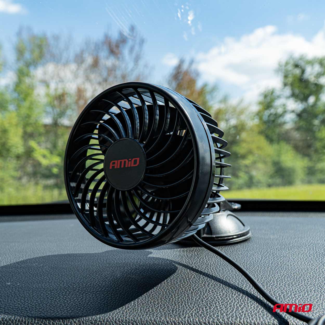 Wiatrak samochodowy wentylator z przyssawką 12 V — ujęcie 2