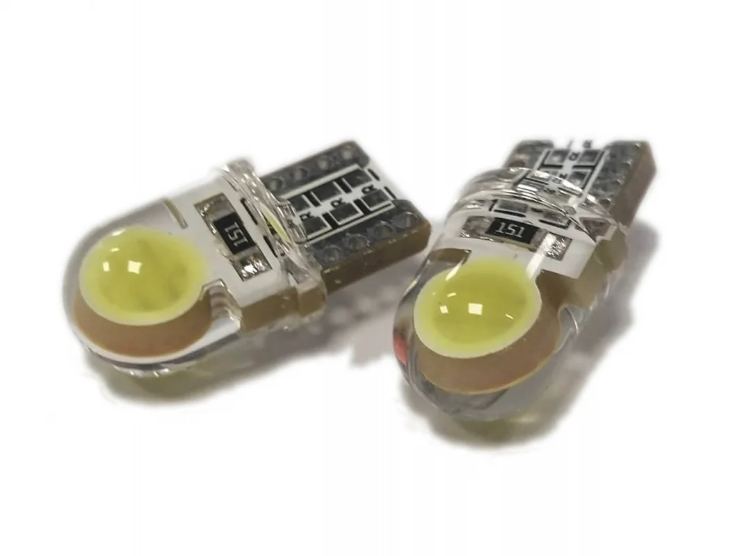 Żarówka W5W T10 12V 2xCOB LED biała silikonowa obudowa AMIO (2szt.) — ujęcie 2