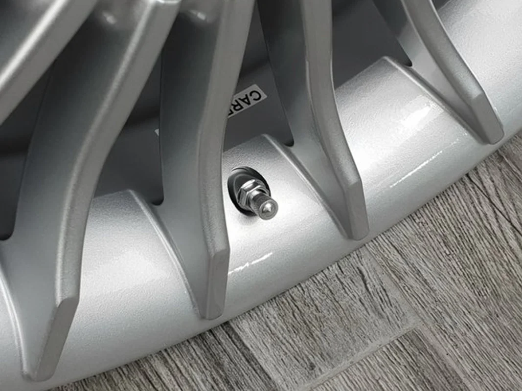Zawór / wentyl do kół bezdętkowych X1 SERIES METALOWY CHROMOWANY 4szt. — ujęcie 3