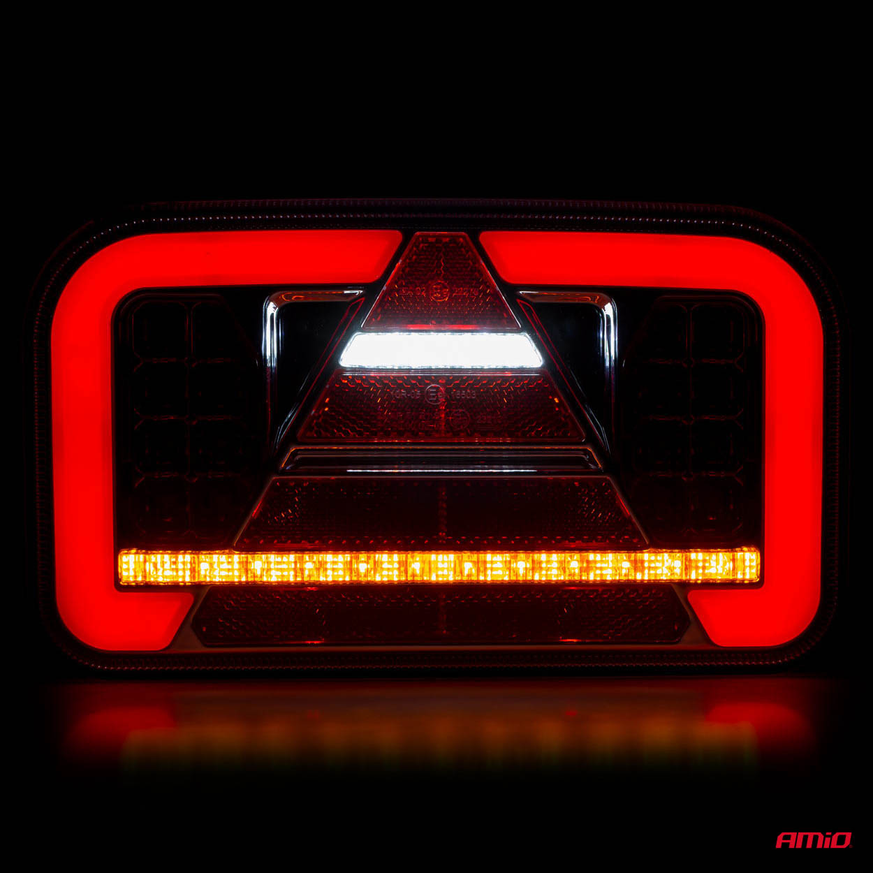 Lampa tylna zespolona LED RCL-03-R dynamiczna prawa — ujęcie 2