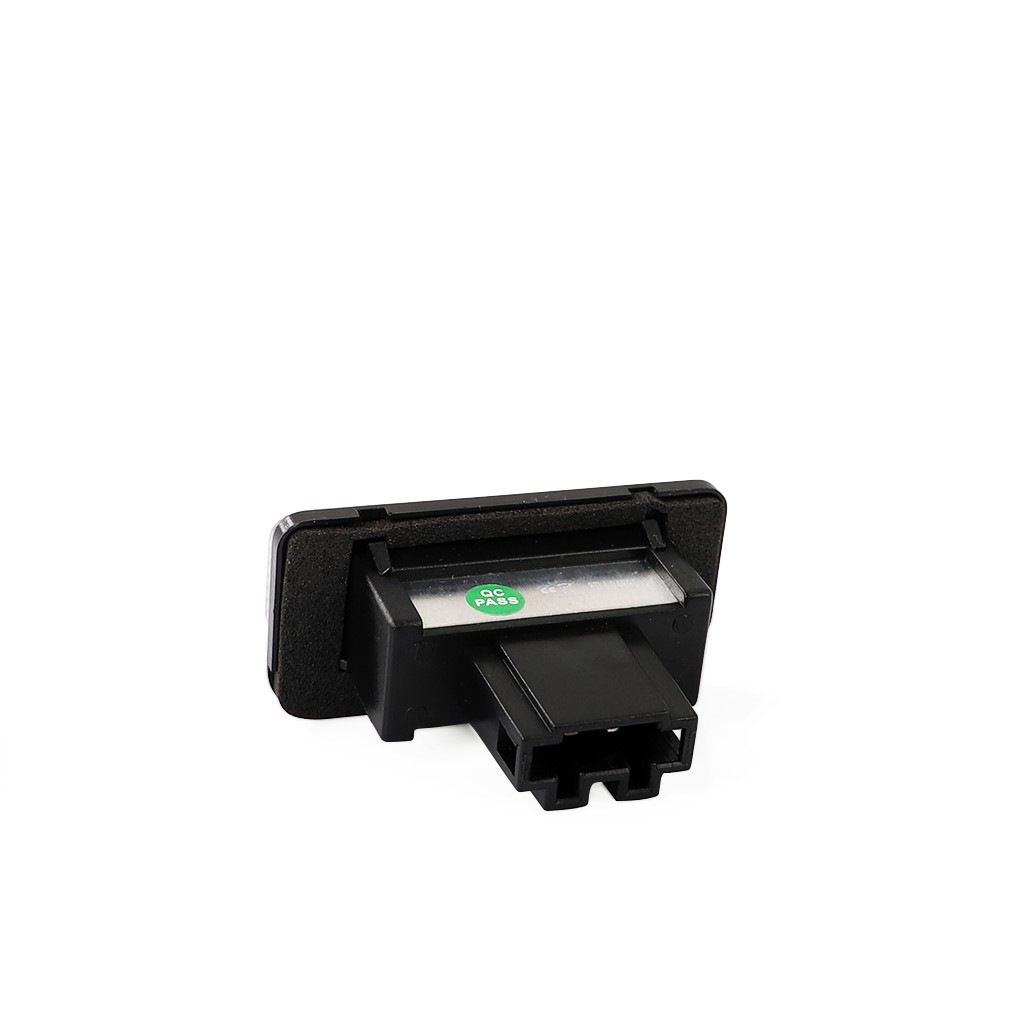 Oświetlenietablicy rejestracyjnej DB LED M-Tech CLP024 — ujęcie 3