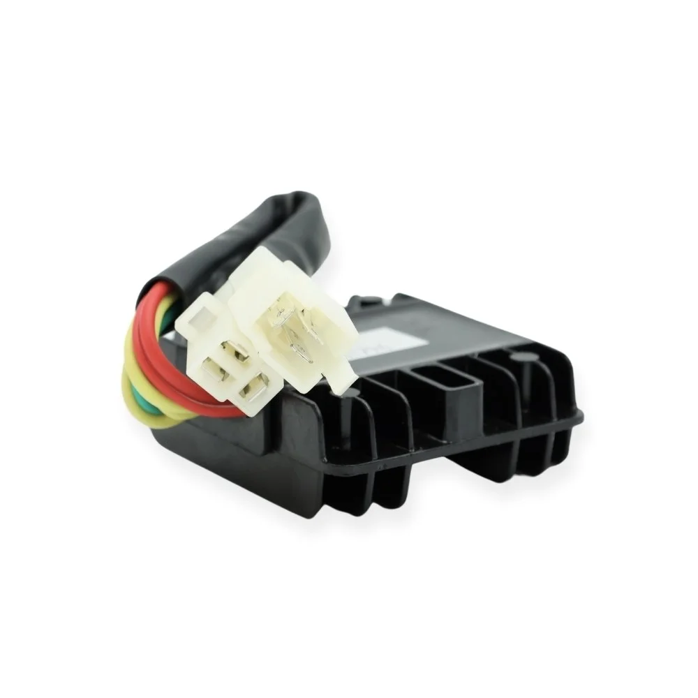 Junak ADV125 regulator napięcia (2x kostka 3/3 piny) — ujęcie 3