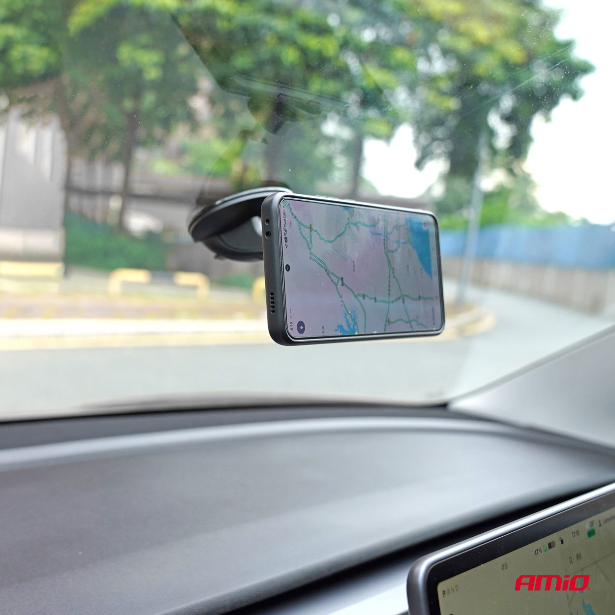 Uchwyt samochodowy magnetyczny do telefonu na szybę przyssawkę 360° — ujęcie 3