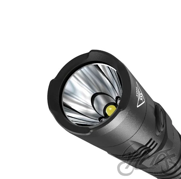Latarka Nitecore MH12 V2 — ujęcie 4