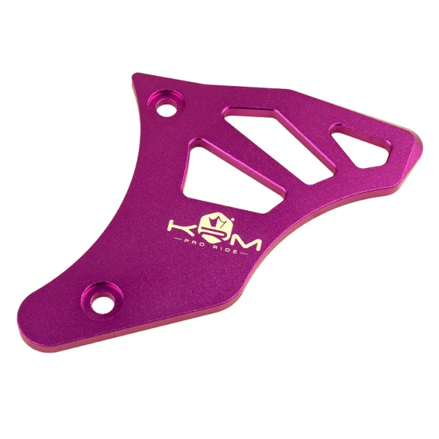 Pokrywa zębatki zdawczej KRM Pro Ride różowa aluminium CNC Derbi D50B0 / EBS050 — ujęcie 1