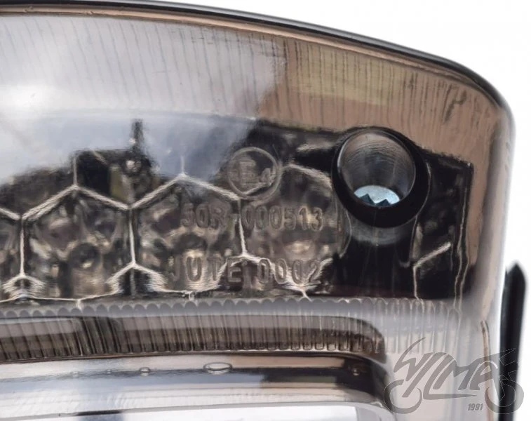 Lampa tylna LED ATV, dymiony klosz — AM9936 — ujęcie 4