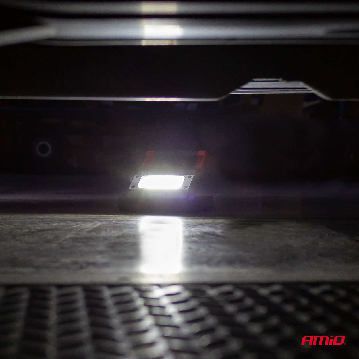 Lampa robocza LED WT13 naświetlacz — ujęcie 3