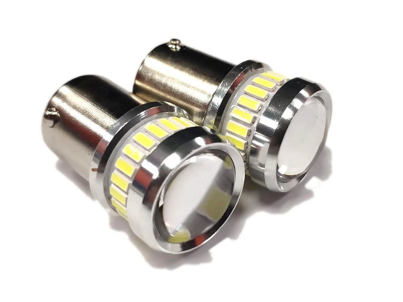 Żarówka BA15S 12V/24V 24+6 xSMD LED CANBUS biała AMIO (2szt.) — ujęcie 4