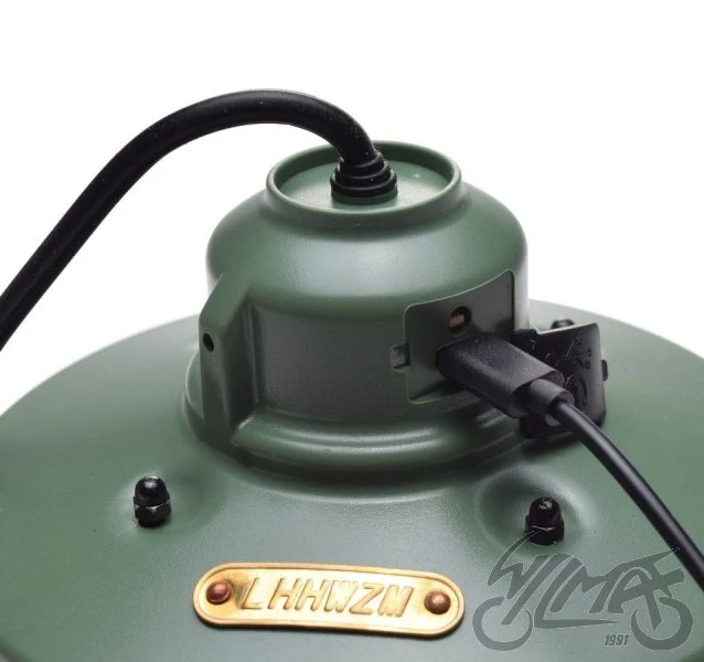 Lampa kempingowa - latarka — ujęcie 2
