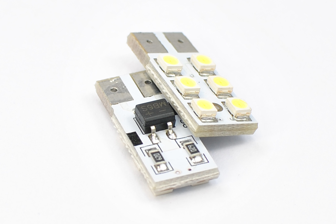 Żarówka LED W5W 0,76W12V 6SMD3528, 2 szt. M-Tech LB083W — ujęcie 4