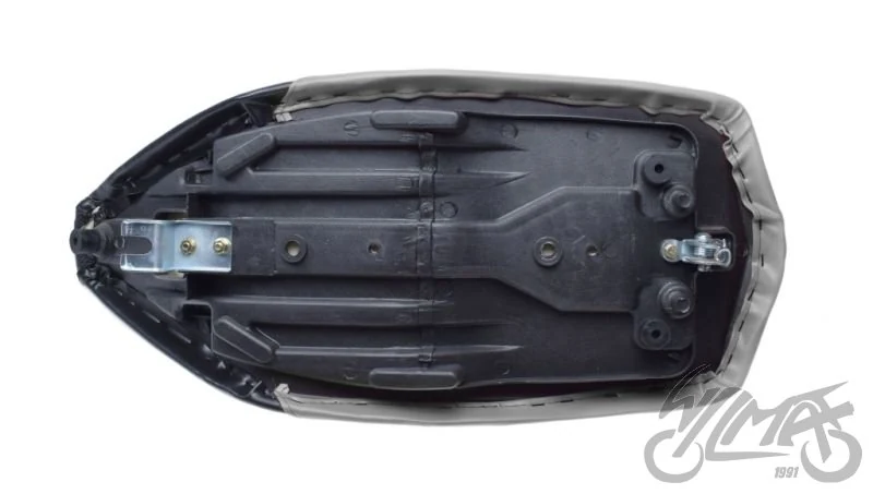 Siedzenie czarno srebrne do Shineray ATV150 — ujęcie 2