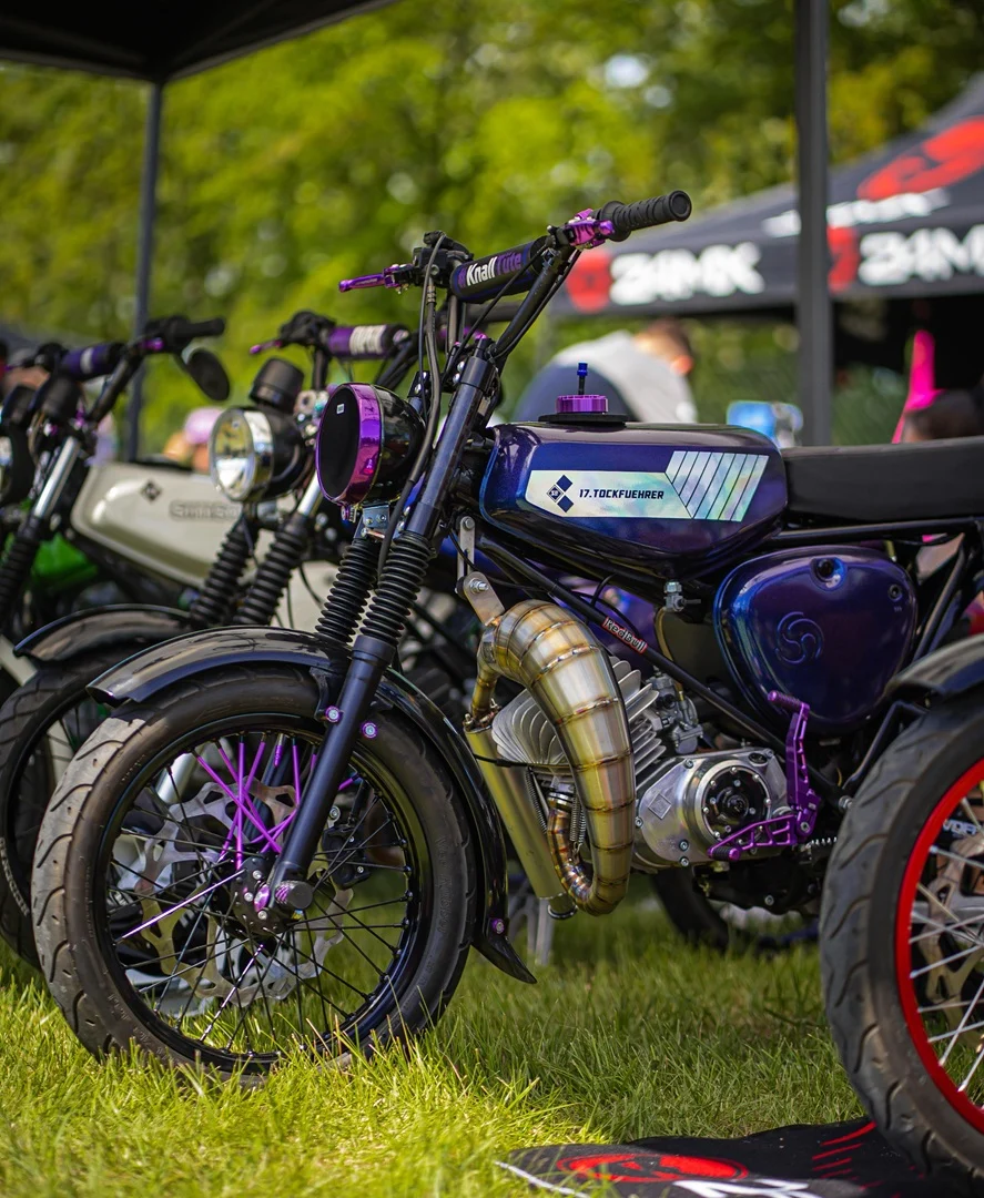 Dźwignia zmiany biegów Simson S51 fioletowa aluminium CNC racing DPR Performance — ujęcie 5