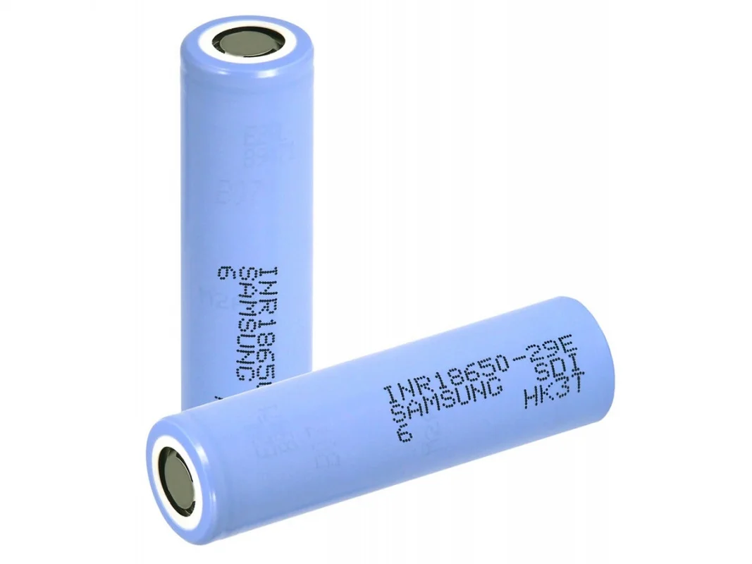 Akumulatorek 18650 Li-ion 2850 mAh Samsung (bez zabezpieczenia) — ujęcie 2